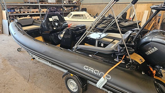 GRAND 650 Golden Line -23 utt 24 Yamaha F200 LCB -24 16 tim! 4 of 12