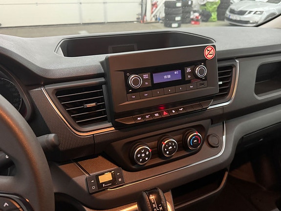 Renault Trafic 14 of 15