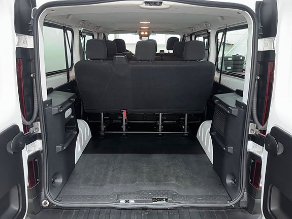 Renault Trafic 13 of 15