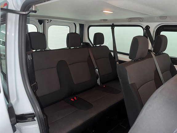 Renault Trafic 7 of 15