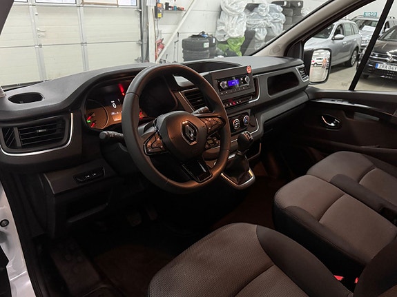 Renault Trafic 9 of 15