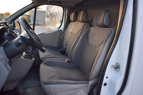 Opel Vivaro 6 of 9