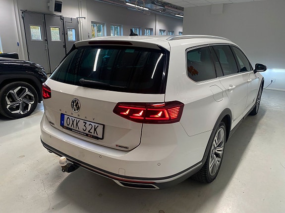 Volkswagen Passat Alltrack 4 of 5