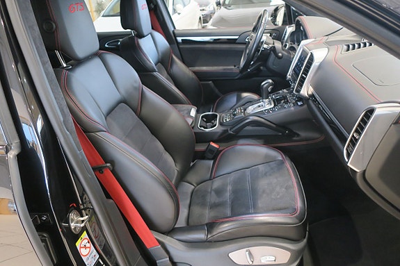 Porsche Cayenne GTS 6 of 21