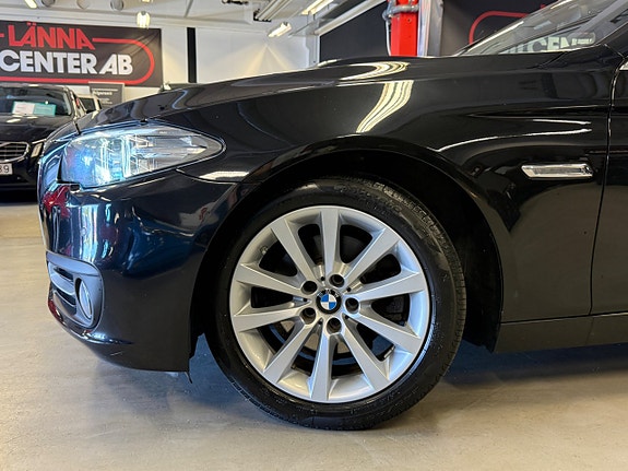 BMW 520 2 of 5
