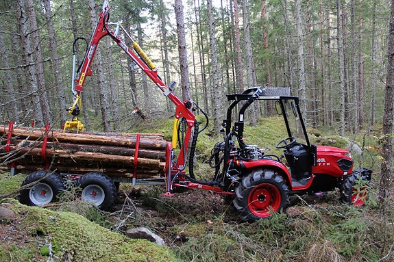 TYM traktor 2500L med Kranman T1850 4WD Pro 6 of 12