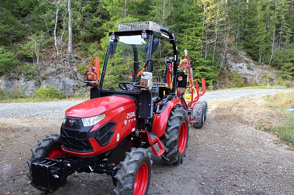 TYM traktor 2500L med Kranman T1850 4WD Pro 12 of 12