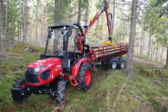 TYM traktor 2500L med Kranman T1850 4WD Pro 3 of 12