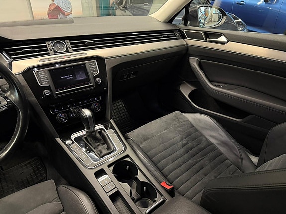 Volkswagen Passat 17 of 27