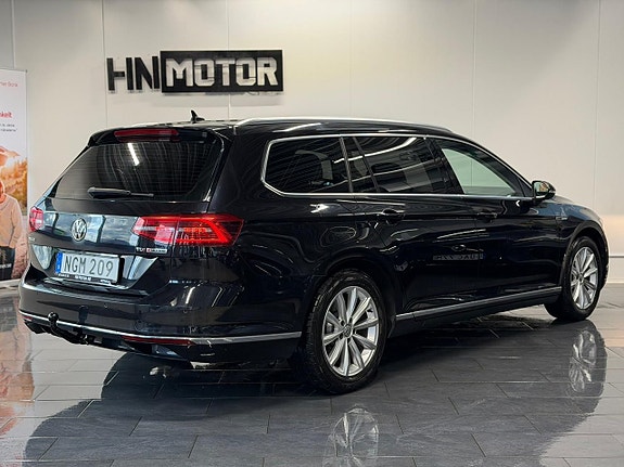 Volkswagen Passat 6 of 27