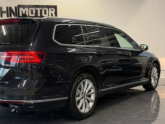 Volkswagen Passat 9 of 27