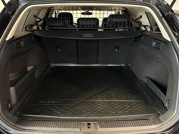 Volkswagen Passat 8 of 27