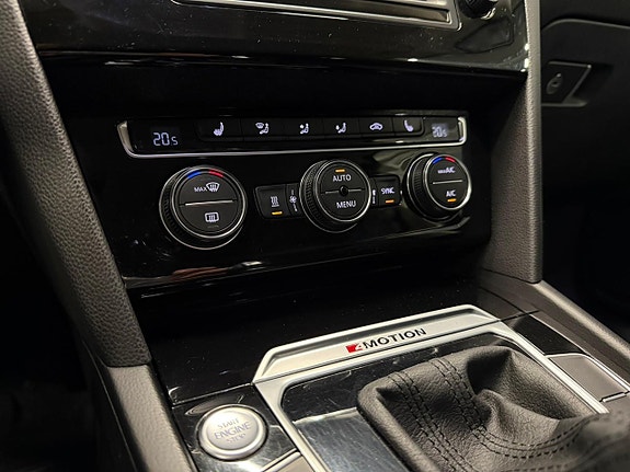 Volkswagen Passat 19 of 27
