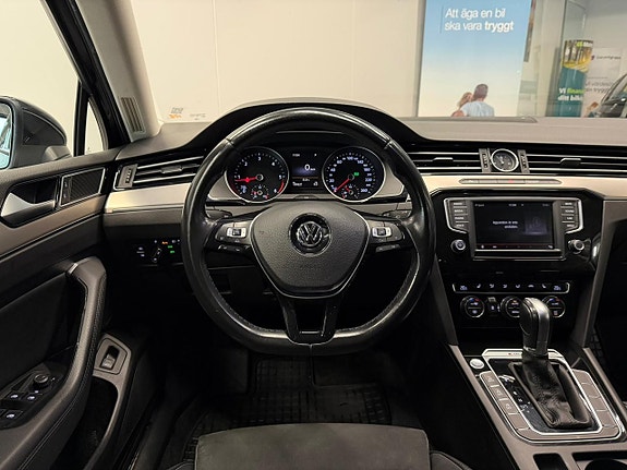 Volkswagen Passat 14 of 27