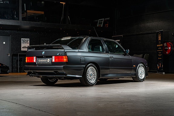 BMW M3 5 of 5