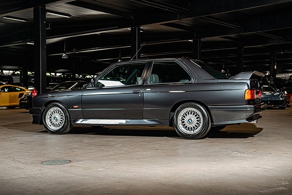 BMW M3 3 of 5
