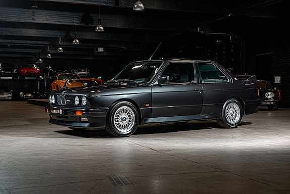BMW M3 2 of 5