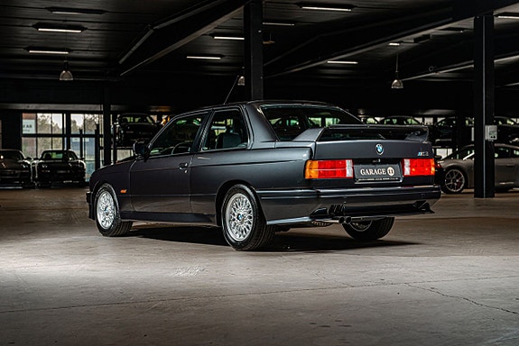 BMW M3 4 of 5