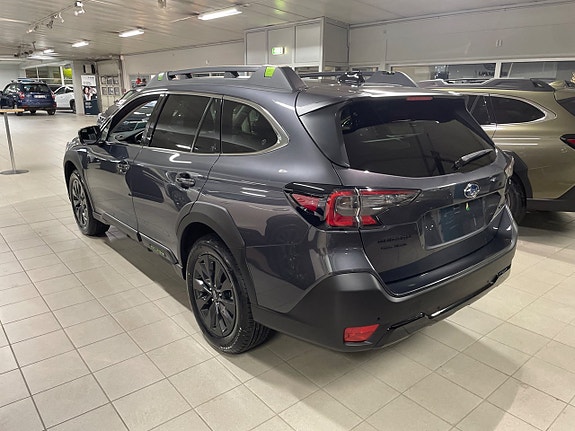 Subaru Outback 2 of 4