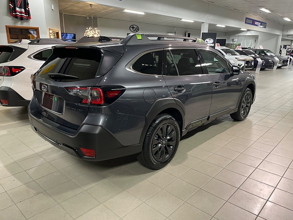 Subaru Outback 3 of 4