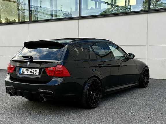 BMW 320 3 of 16