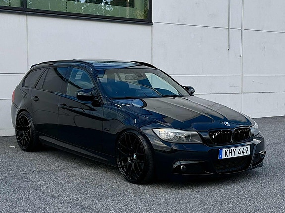 BMW 320 2 of 16