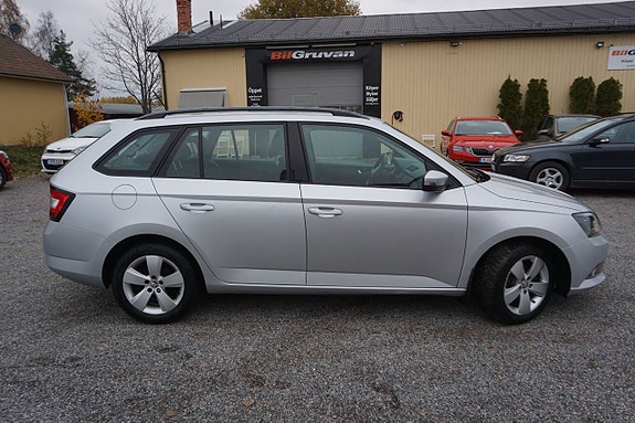 Skoda Fabia 2 of 5