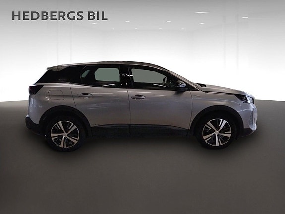 Peugeot 3008 2 of 5