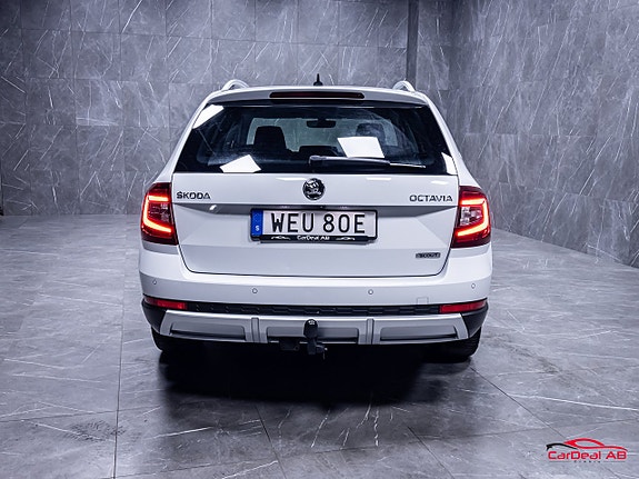 Skoda Octavia Scout 6 of 27