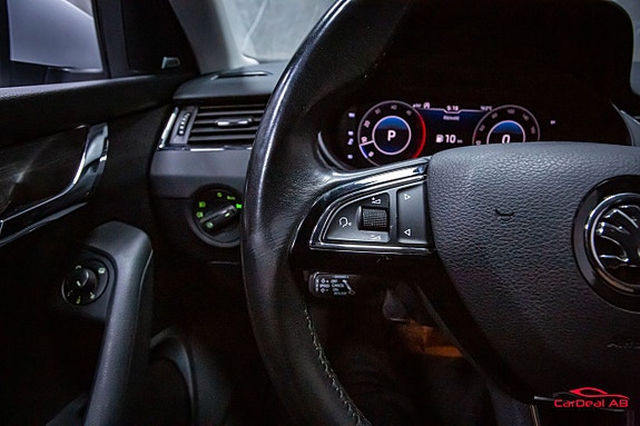 Skoda Octavia Scout 19 of 27