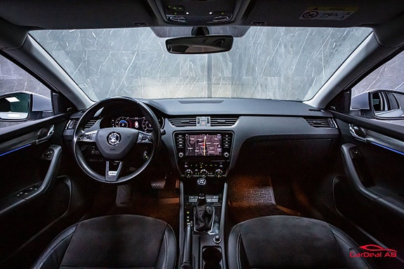 Skoda Octavia Scout 12 of 27