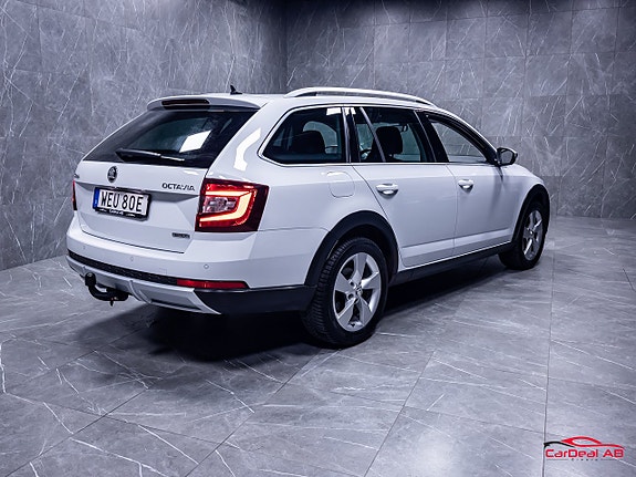 Skoda Octavia Scout 7 of 27