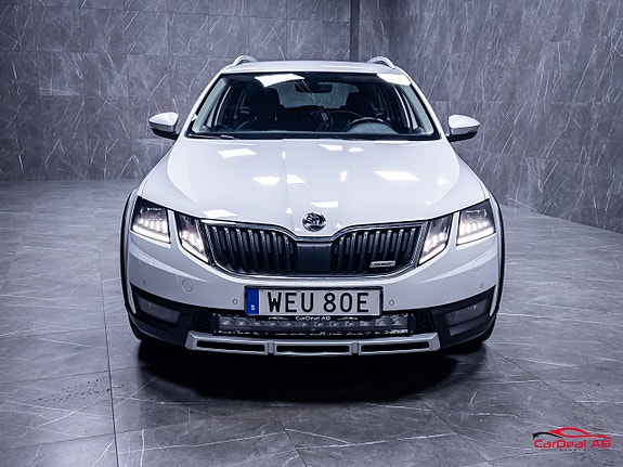 Skoda Octavia Scout 2 of 5