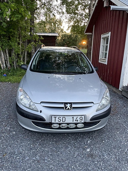 Peugeot 307 2 of 2