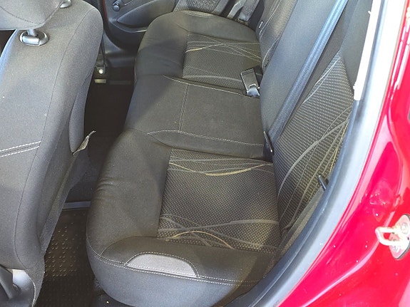 Peugeot 208 17 of 19