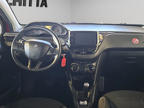 Peugeot 208 10 of 19