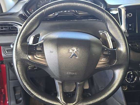Peugeot 208 11 of 19