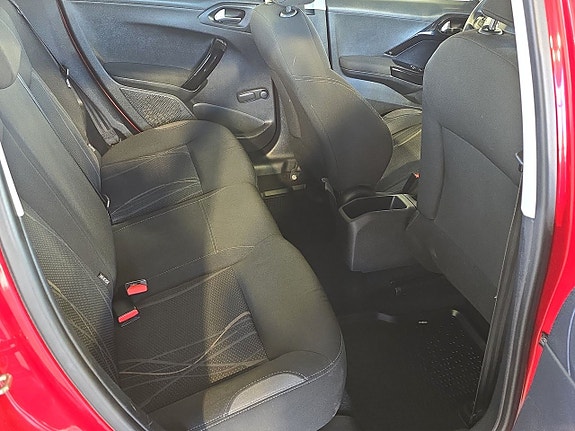 Peugeot 208 16 of 19