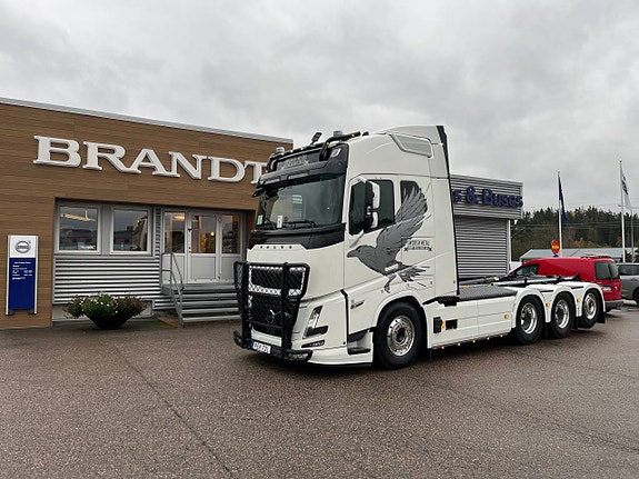 Volvo FH16 700 lastväxlare tridem.