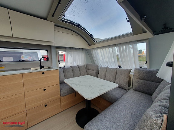 Adria ADORA 572 UT 2 of 18
