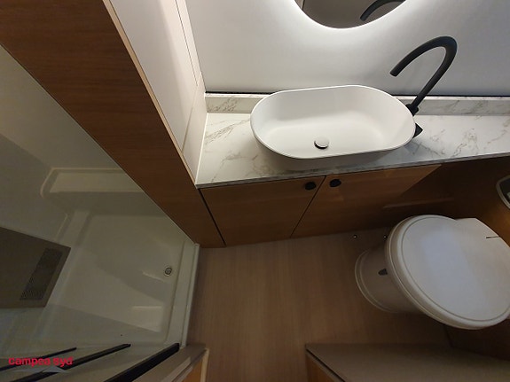 Adria ADORA 572 UT 12 of 18