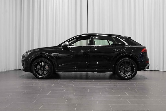 Audi RS Q8 2 of 5