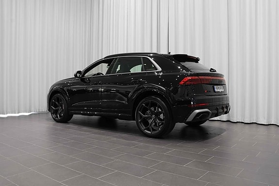 Audi RS Q8 3 of 5