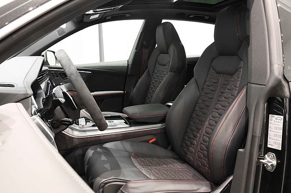 Audi RS Q8 9 of 26