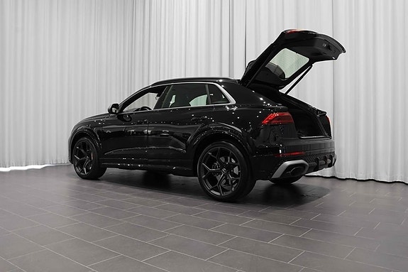 Audi RS Q8 4 of 5