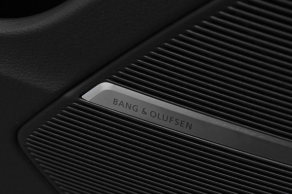 Audi RS Q8 17 of 26