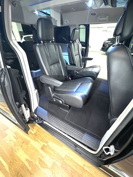 Lancia Voyager 8 of 23