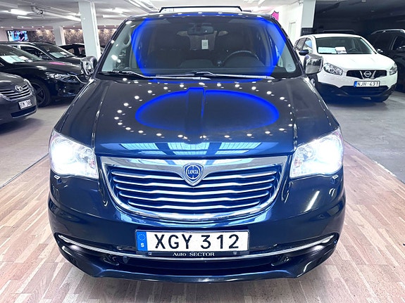 Lancia Voyager 4 of 23