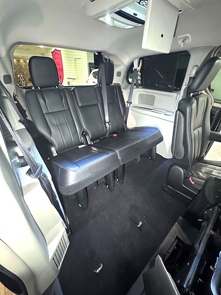 Lancia Voyager 9 of 23