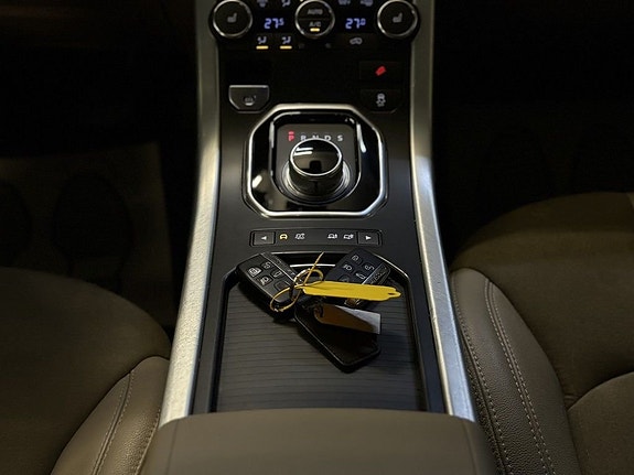 Land Rover Range Rover Evoque 25 of 27